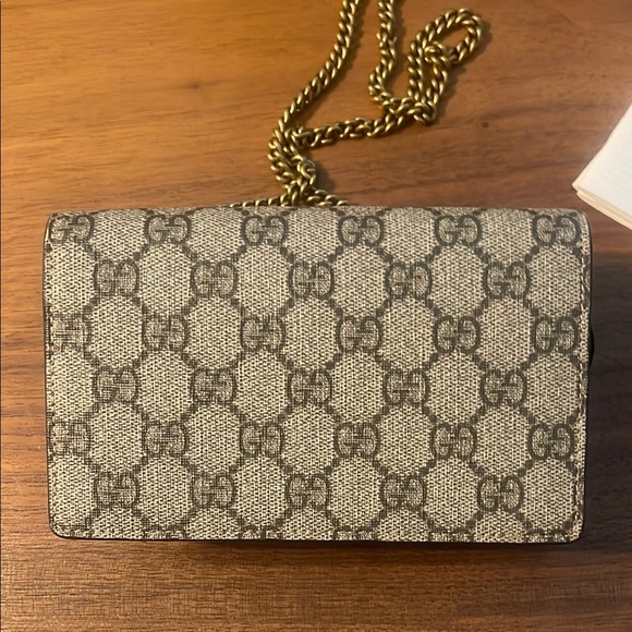 Gucci Cherries Mini Wallet on Chain - Picture 4 of 9